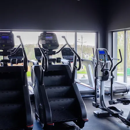 Hotel Wr Sport & - Centrum Sportu I Rozrywki *